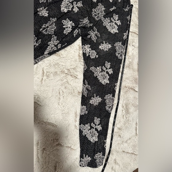 Lane Bryant Fitted Sheer Mock-Neck Mesh Floral Top Size 18/20 - Picture 11 of 11